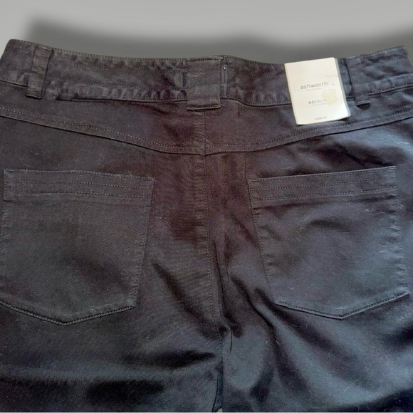 Ashworth Performance NWT Shorts Black Golf Tailored Stretch Bermudas Size 10 - Picture 8 of 12